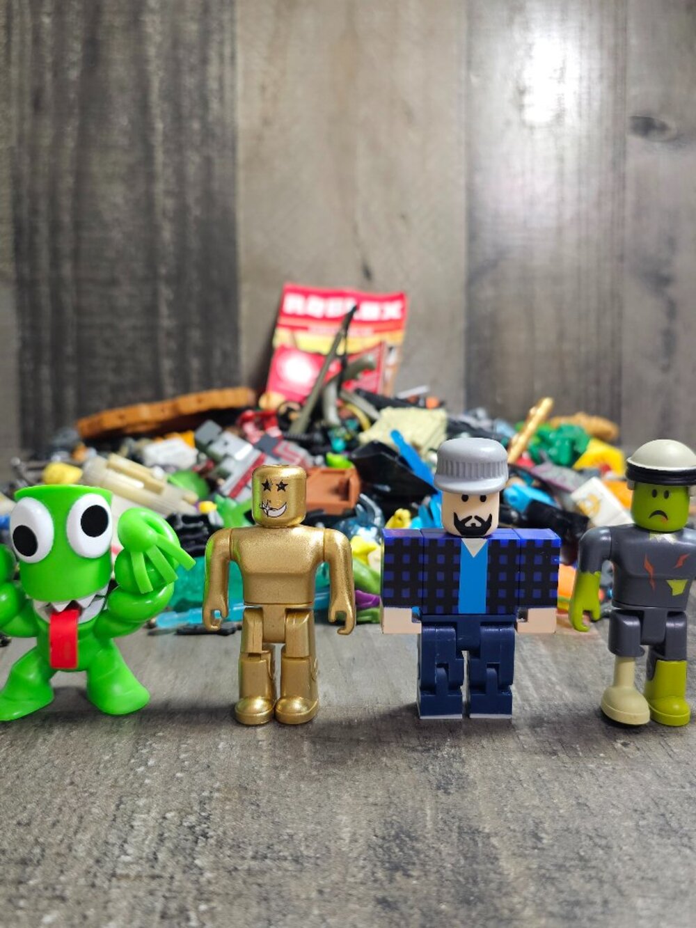 Roblox Mixed Lot of Figures Accessories Blasters Rainbow Friends Assorted Series